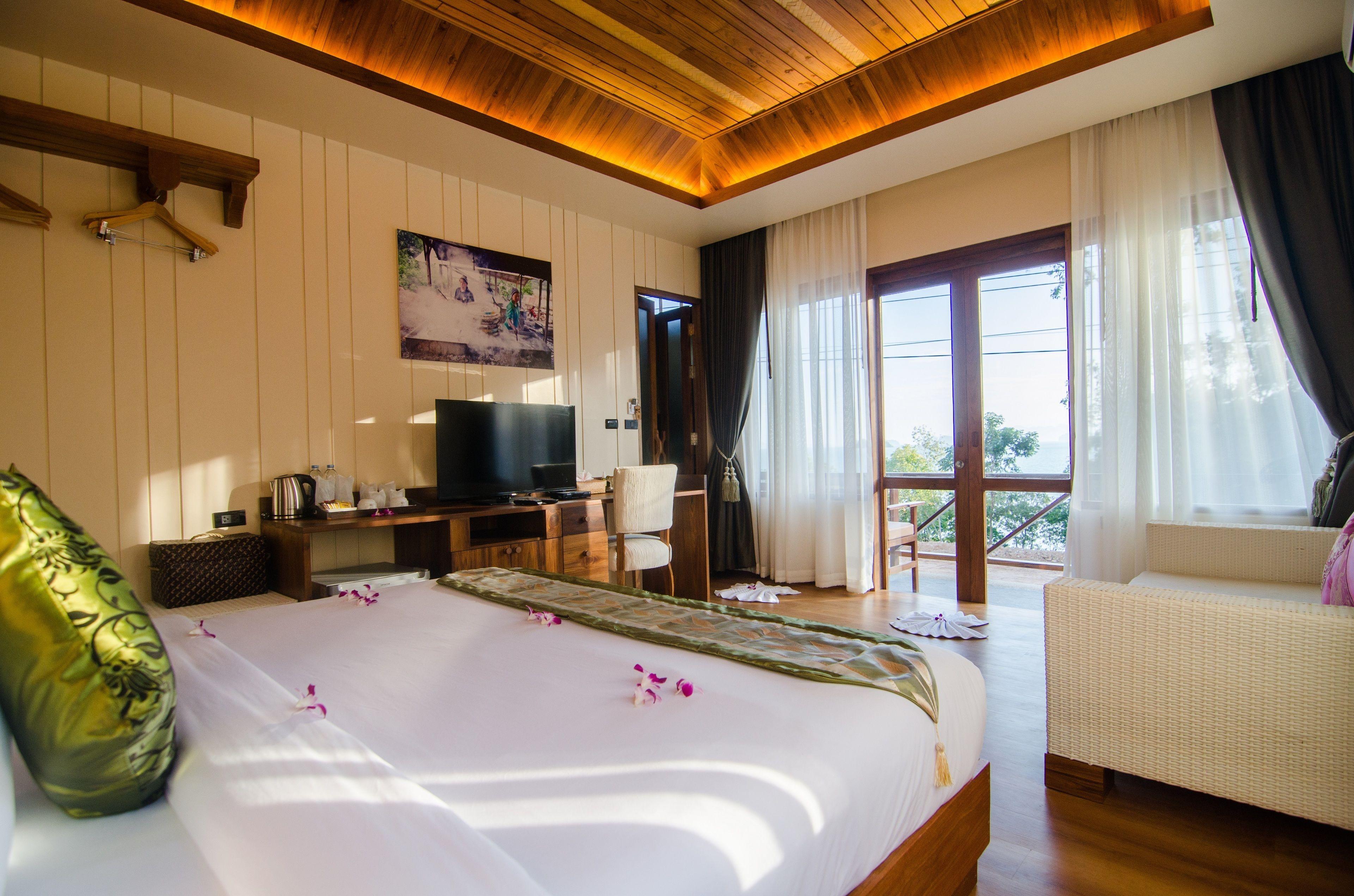 Grand Superior Room