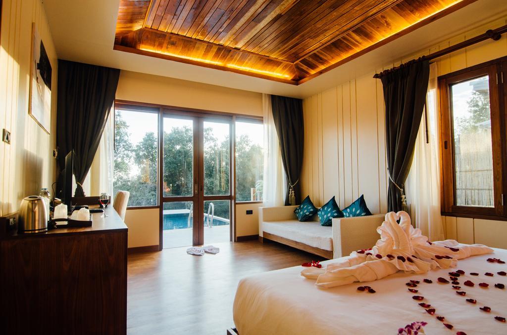 Deluxe Pool Villa Ocean View